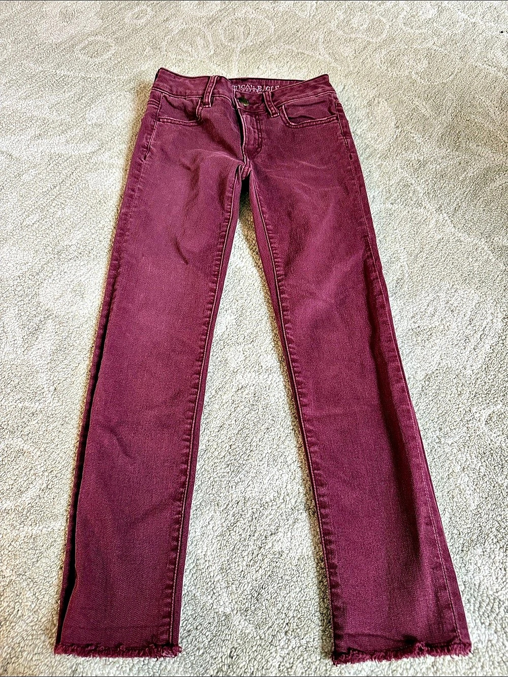 American Eagle Outfitters Jegging Crop  super super stretch Jeans in Red Size 00